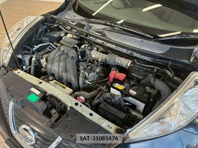 Nissan JUKE 2011-08 6815504-19