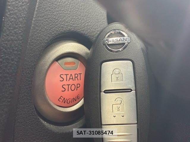 Nissan JUKE 2011-08 6815504-4