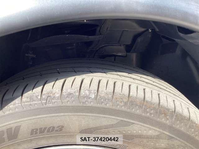 Nissan JUKE 2013-09 6907142-10
