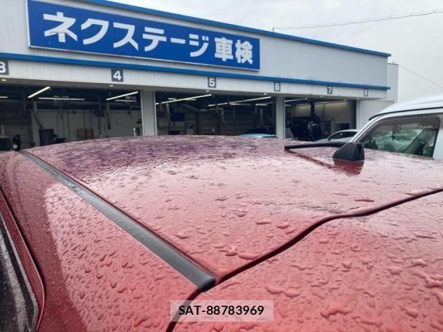 Nissan JUKE 2011-06 7059068-9
