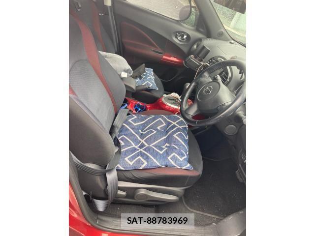 Nissan JUKE 2011-06 7059068-11