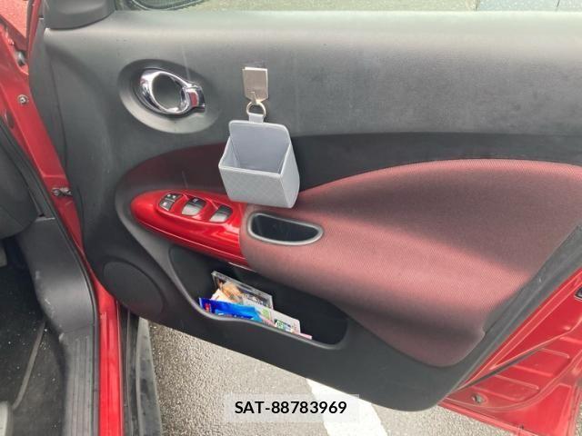 Nissan JUKE 2011-06 7059068-12