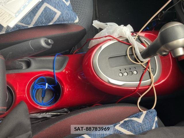 Nissan JUKE 2011-06 7059068-17