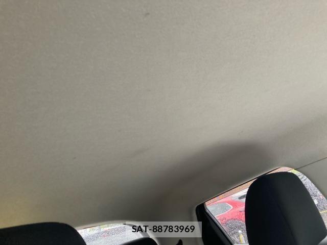 Nissan JUKE 2011-06 7059068-19