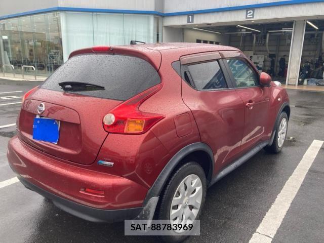 Nissan JUKE 2011-06 7059068-3