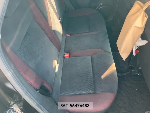 Nissan JUKE 2011-11 7220382-12