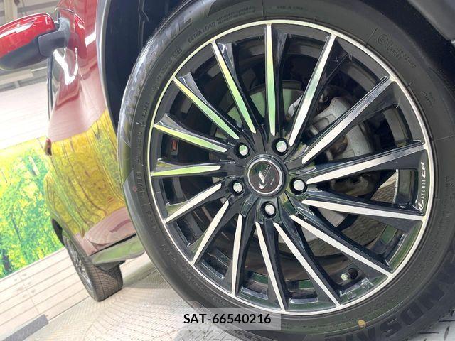 Nissan JUKE 2015-05 7220394-12