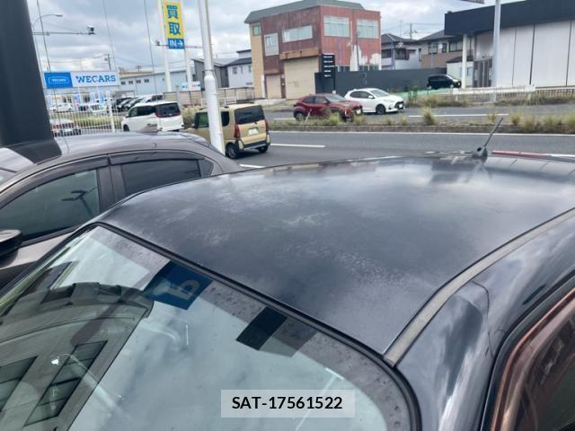Nissan JUKE 2011-08 7220381-10