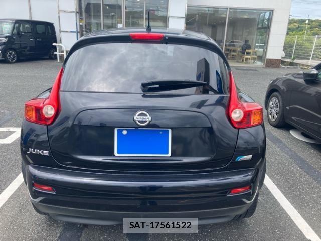 Nissan JUKE 2011-08 7220381-3