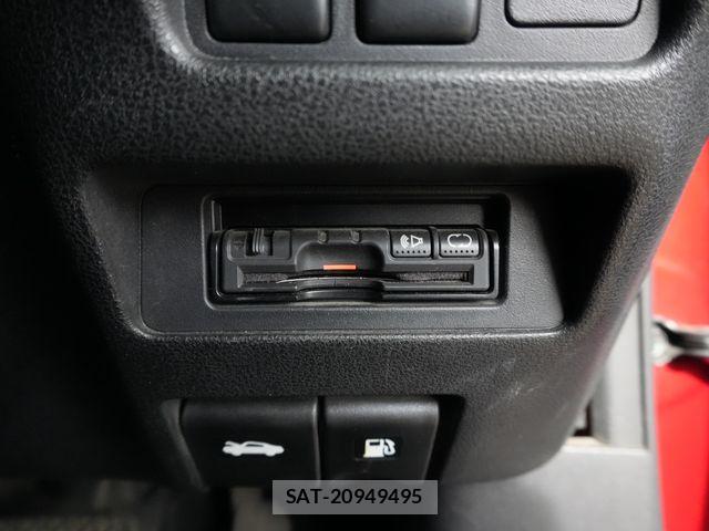 Nissan JUKE 2013-03 7220395-15