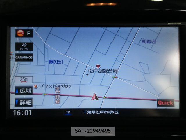 Nissan JUKE 2013-03 7220395-8