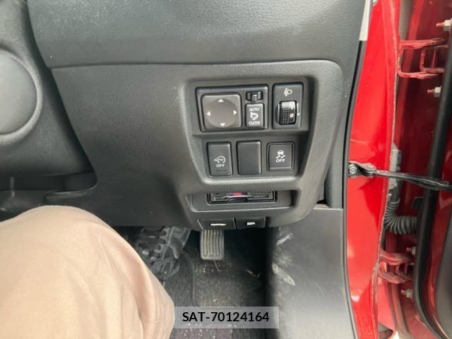 Nissan JUKE 2013-11 7220393-12
