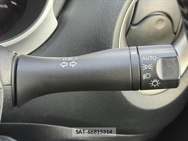 Nissan JUKE 2015-11 7220399-23
