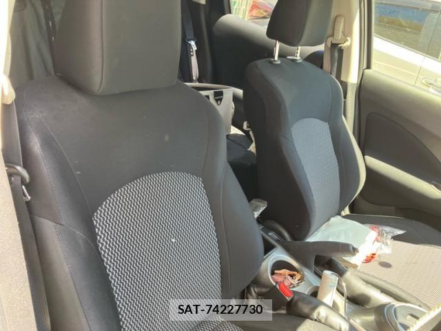 Nissan JUKE 2017-04 7220401-15