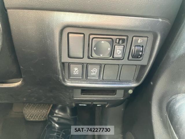 Nissan JUKE 2017-04 7220401-17
