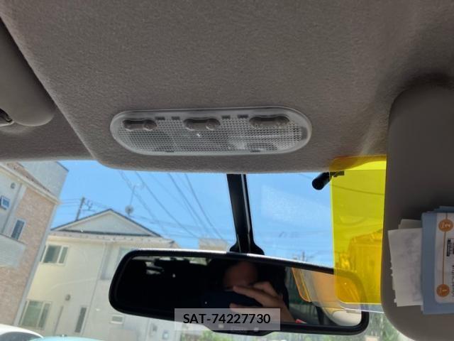 Nissan JUKE 2017-04 7220401-22