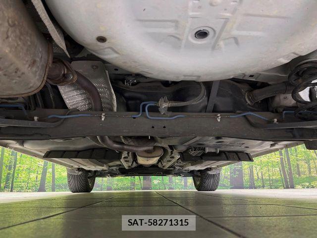 Nissan JUKE 2010-11 7220379-18