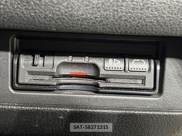 Nissan JUKE 2010-11 7220379-5