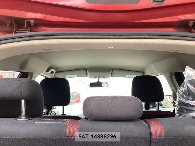 Nissan JUKE 2010-09 7220378-10