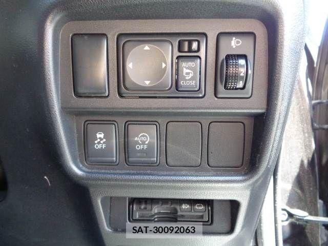 Nissan JUKE 2015-12 7220400-8