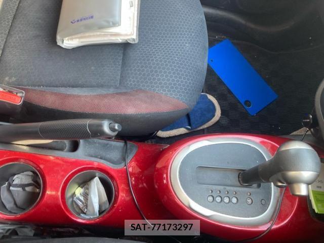 Nissan JUKE 2013-07 7220387-16