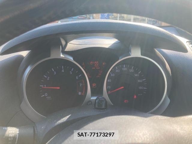 Nissan JUKE 2013-07 7220387-17