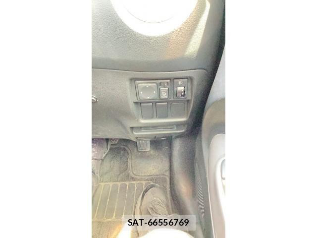 Nissan JUKE 2012-03 7251190-11