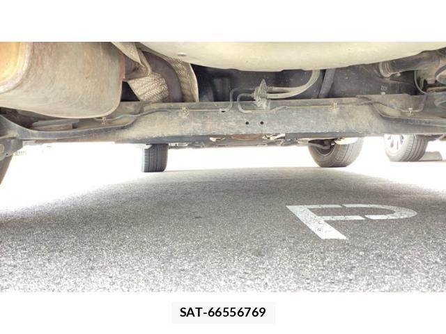 Nissan JUKE 2012-03 7251190-3