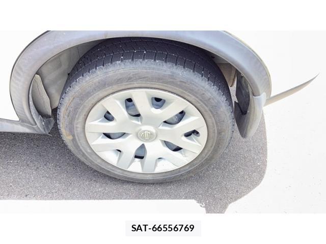 Nissan JUKE 2012-03 7251190-6