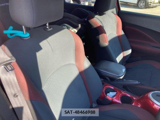 Nissan JUKE 2012-03 7272130-19