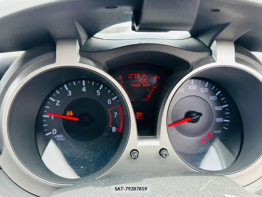 Nissan JUKE 2012-01 7250798-15