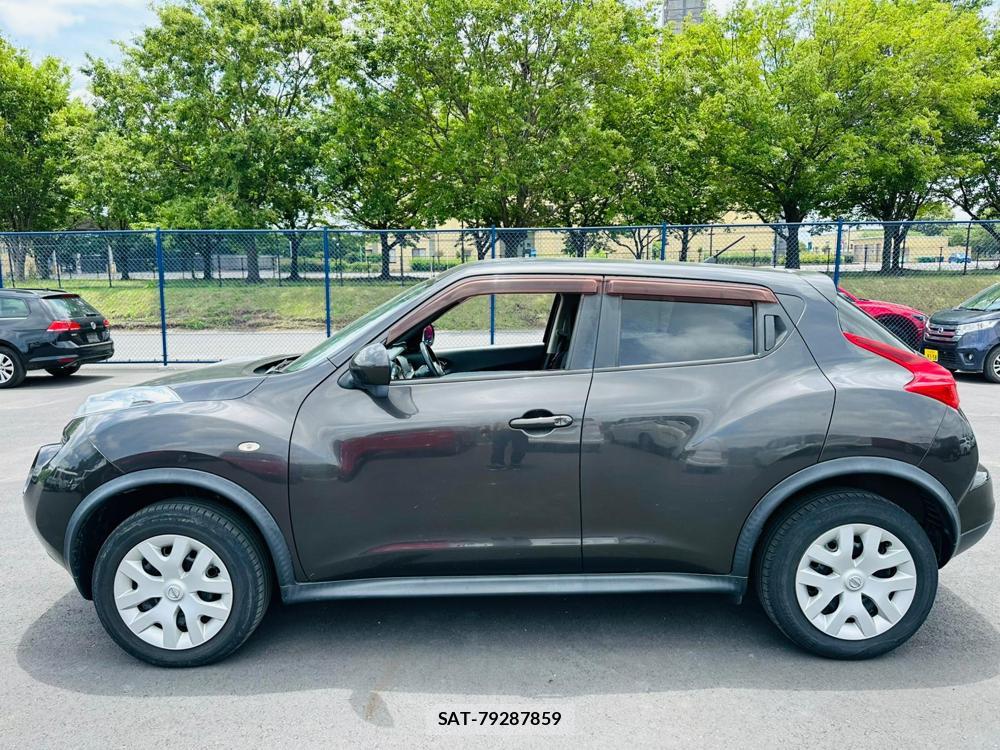 Nissan JUKE 2012-01 7250798-1