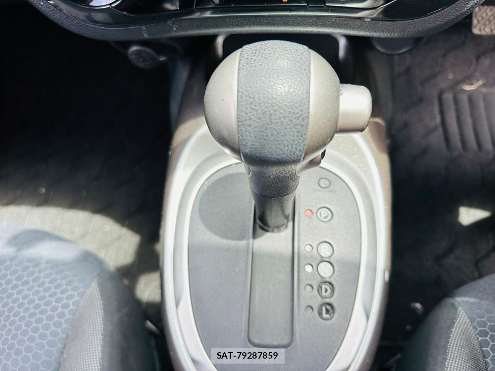 Nissan JUKE 2012-01 7250798-19