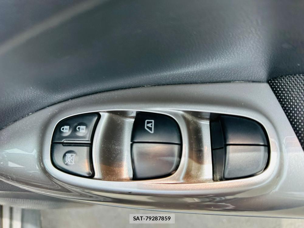 Nissan JUKE 2012-01 7250798-21