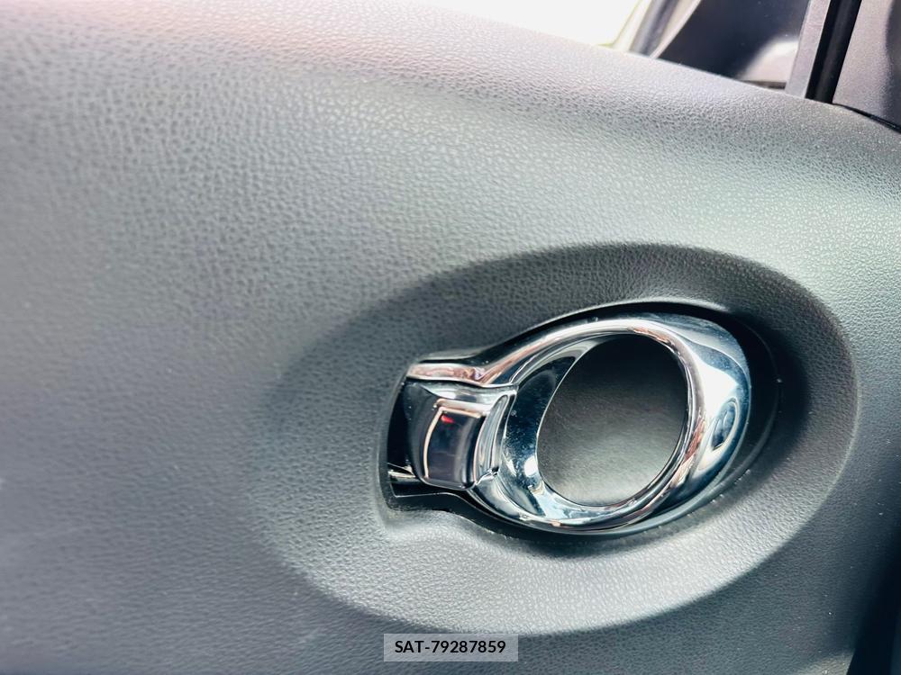 Nissan JUKE 2012-01 7250798-22