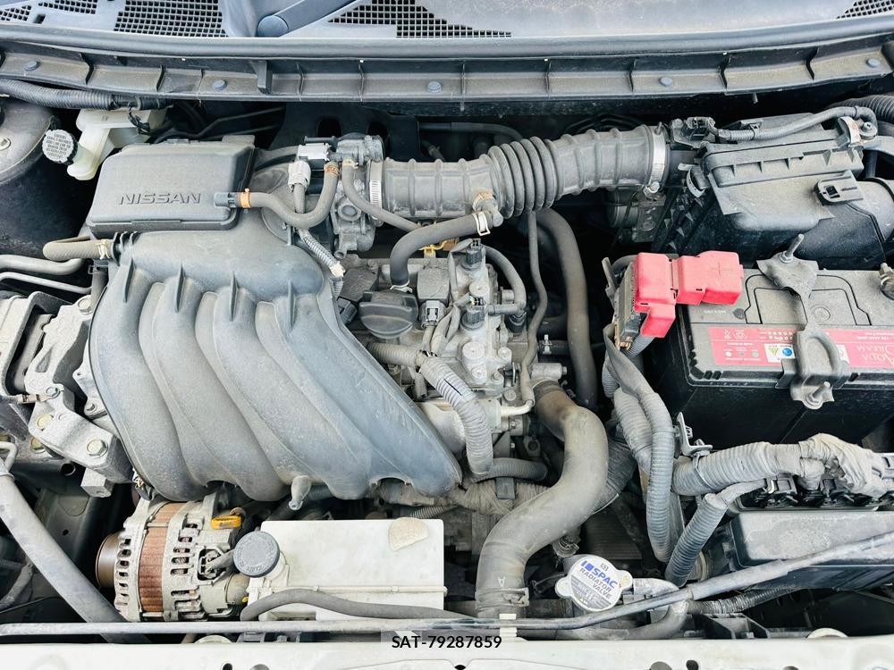 Nissan JUKE 2012-01 7250798-35