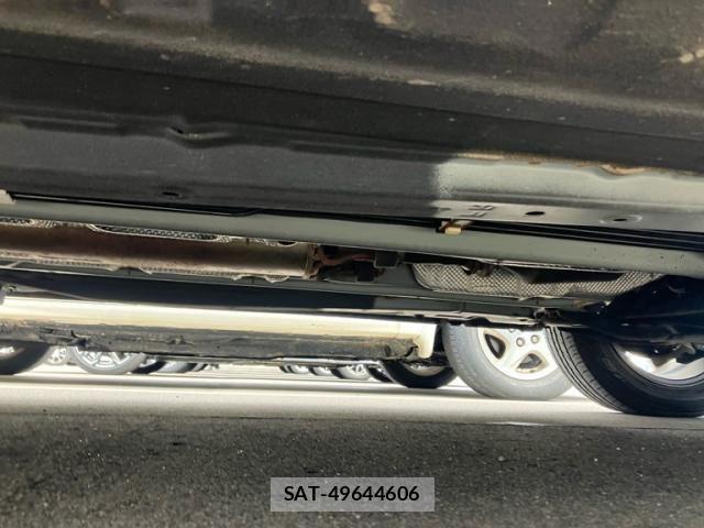 Nissan JUKE 2012-05 7327763-11