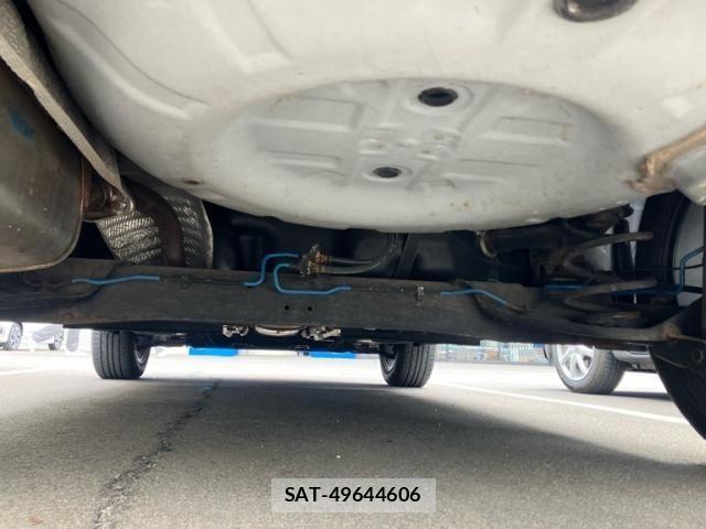 Nissan JUKE 2012-05 7327763-12