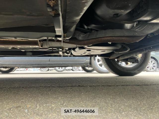 Nissan JUKE 2012-05 7327763-13