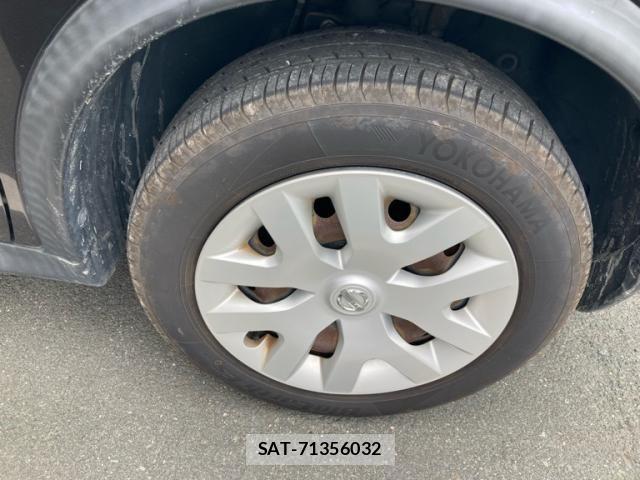 Nissan JUKE 2013-08 7392525-3