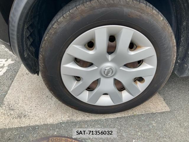 Nissan JUKE 2013-08 7392525-4