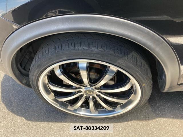 Nissan JUKE 2011-08 7455184-9