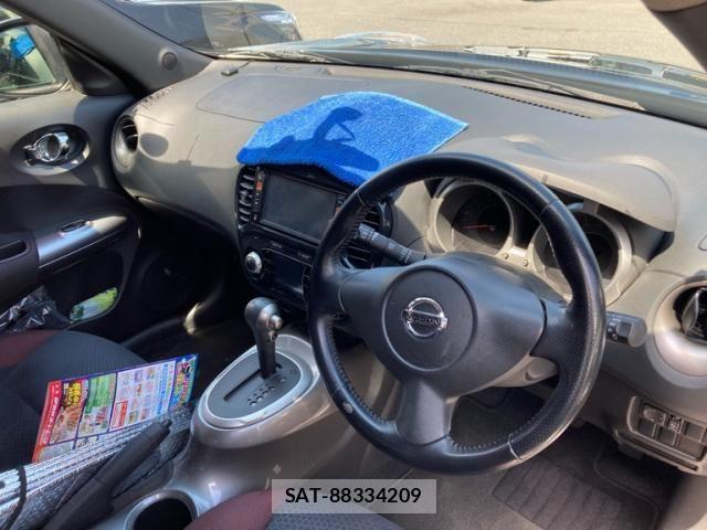 Nissan JUKE 2011-08 7455184-13