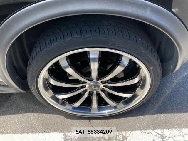 Nissan JUKE 2011-08 7455184-6