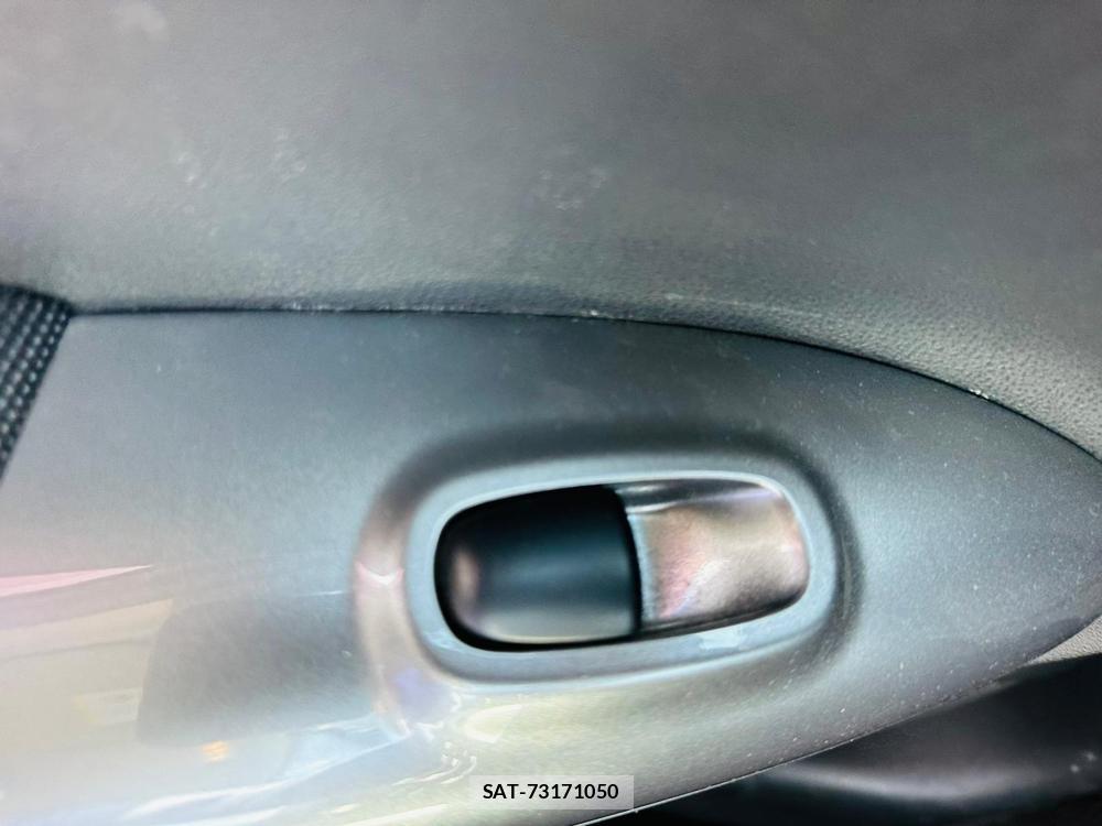 Nissan JUKE 2011 7043696-23