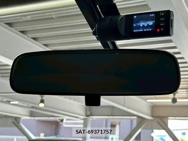 Nissan JUKE 2012-05 7501099-5