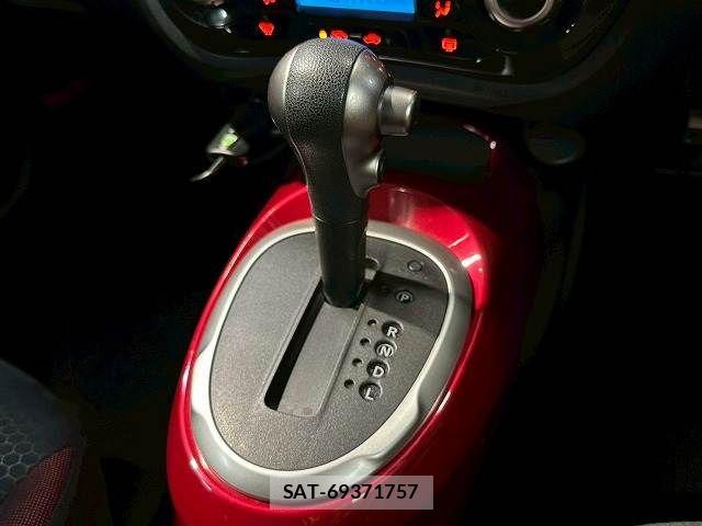 Nissan JUKE 2012-05 7501099-7