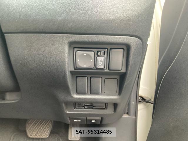 Nissan JUKE 2013-03 7501102-13