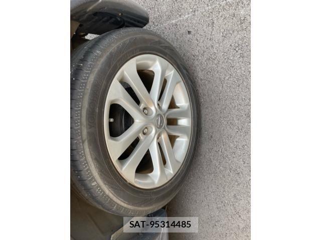 Nissan JUKE 2013-03 7501102-8