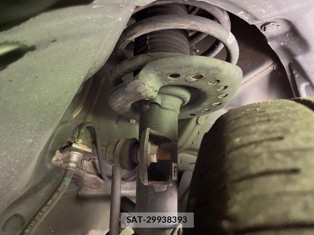 Nissan JUKE 2011-10 7562292-19